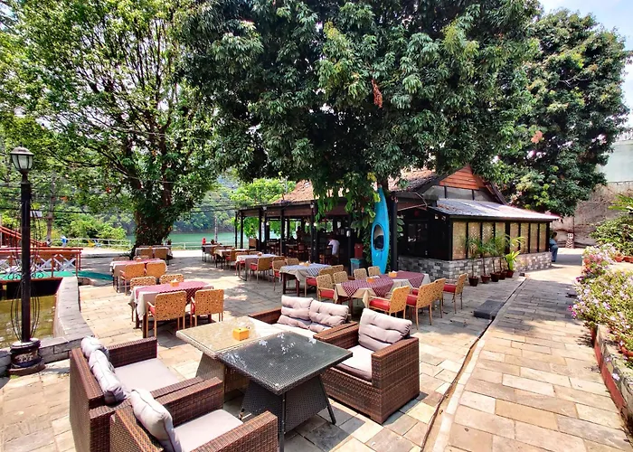 Lake View Resort