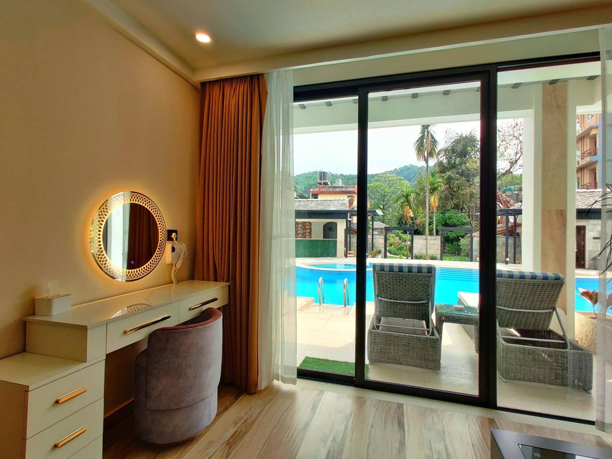 View 4*
